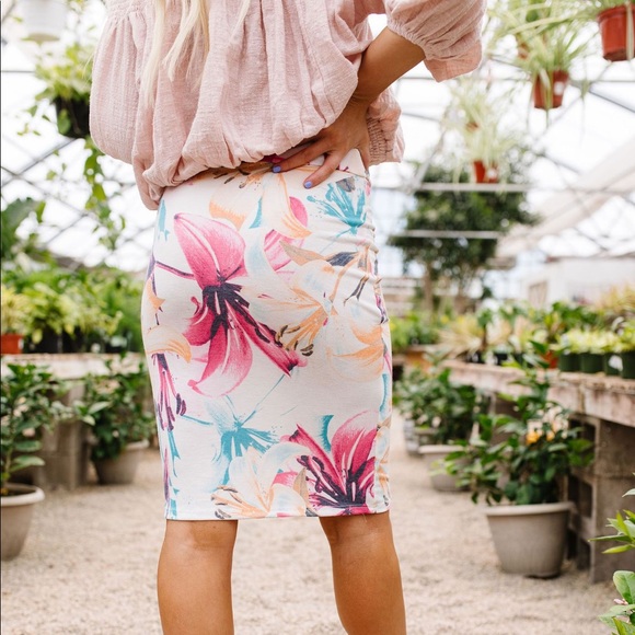 Rhapsody in Bloom Skirt - Picture 3 of 9